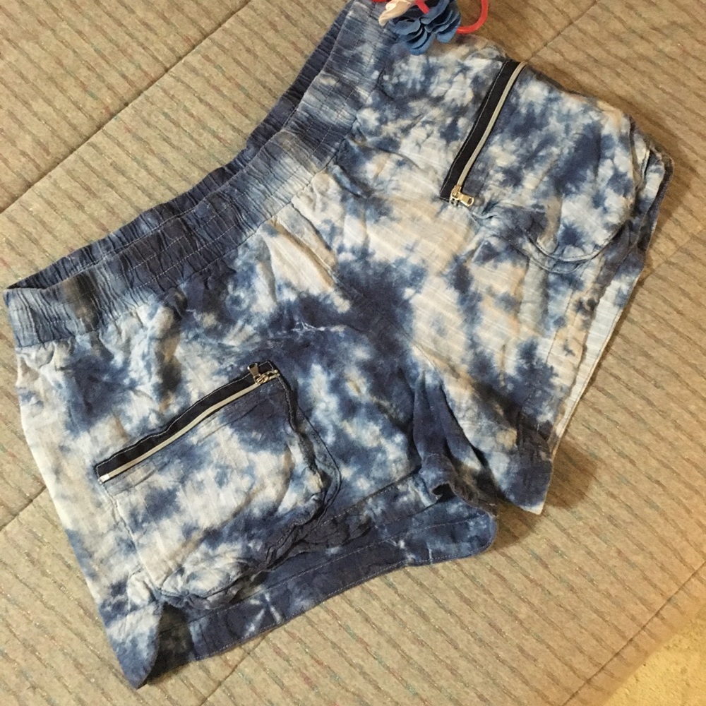 KIIND OF tye-dye shorts